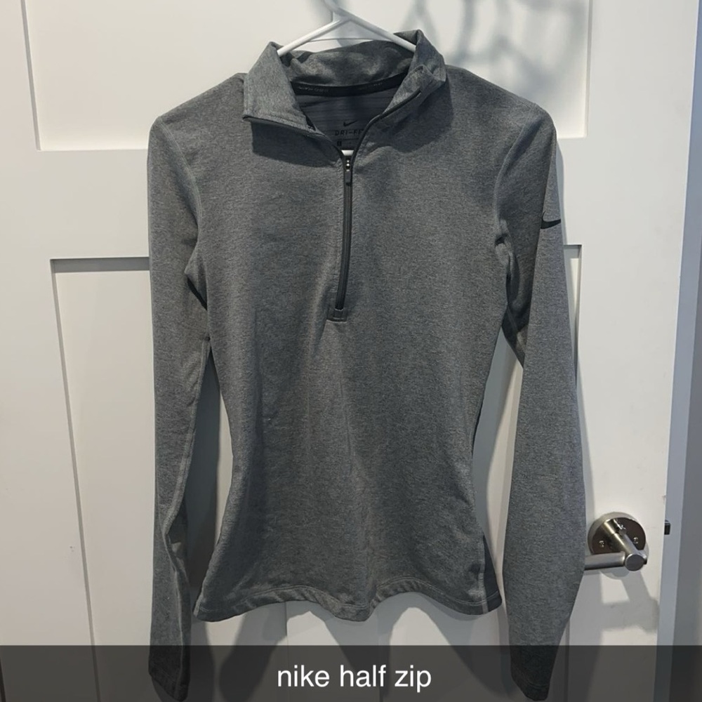 nike half zip up. worn maybe 2 times.